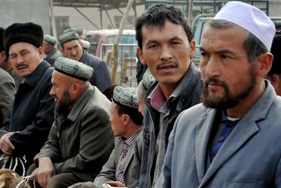 Esponenti della minoranza etnica Uighur