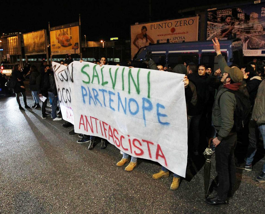 Voi con Salvini, noi con Partenope - Foto di Marco Cantile