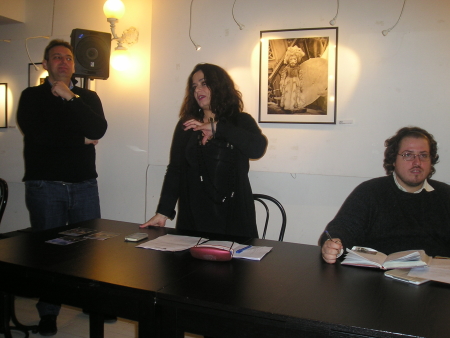 Lo staff Homo Scrivens, da sinistra: Aldo Putignano (editore), Francesca Gerla (caporedattrice). Giancarlo Marino (laboratori di scrittura)