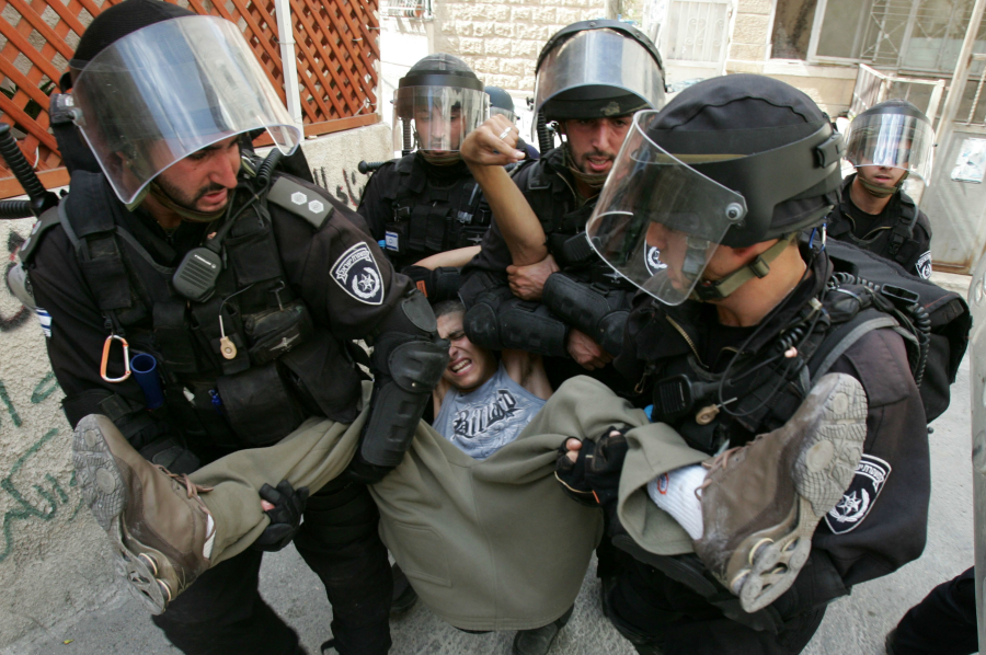 Ragazzo palestinese arrestato.