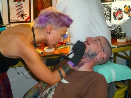 Tatuaggio in corso d'opera