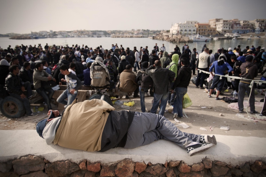 Migranti in attesa